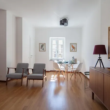 Vicolo Apartment, 2bdr, 2,5 Bth, Aircondo, Pedestrian Centre, Private Parking 600mt Far, Easy To Train And Ferries, Life *