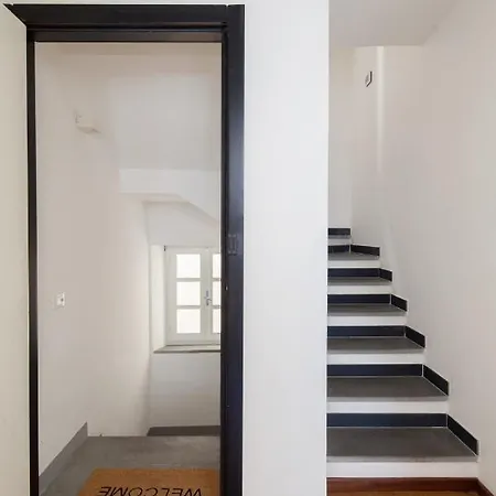 Appartement Vicolo Apartment, 2bdr, 2,5 Bth, Aircondo, Pedestrian Centre, Private Parking 600mt Far, Easy To Train And Ferries, Life