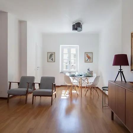 Vicolo Apartment, 2bdr, 2,5 Bth, Aircondo, Pedestrian Centre, Private Parking 600mt Far, Easy To Train And Ferries, Life Appartement La Spezia