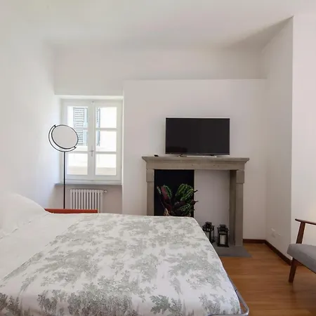 Vicolo Apartment, 2bdr, 2,5 Bth, Aircondo, Pedestrian Centre, Private Parking 600mt Far, Easy To Train And Ferries, Life * La Spezia