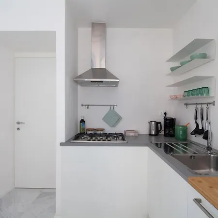 Appartement Vicolo Apartment, 2bdr, 2,5 Bth, Aircondo, Pedestrian Centre, Private Parking 600mt Far, Easy To Train And Ferries, Life