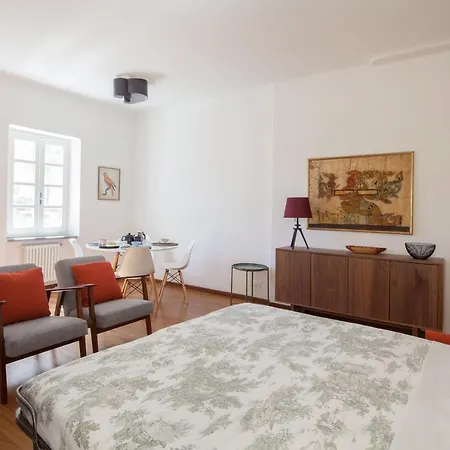 Vicolo Apartment, 2bdr, 2,5 Bth, Aircondo, Pedestrian Centre, Private Parking 600mt Far, Easy To Train And Ferries, Life