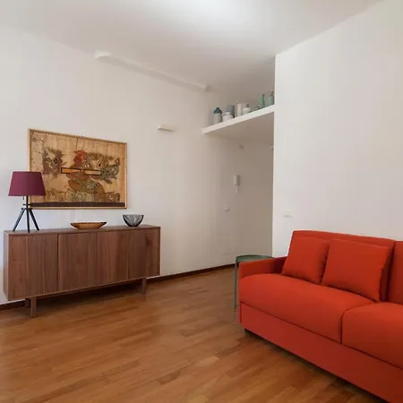 Vicolo Apartment, 2bdr, 2,5 Bth, Aircondo, Pedestrian Centre, Private Parking 600mt Far, Easy To Train And Ferries, Life *